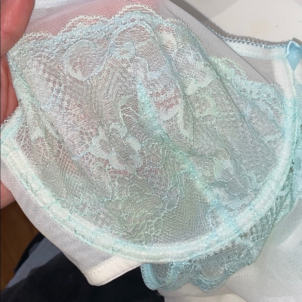 Lingerie - Picture 3 of 3
